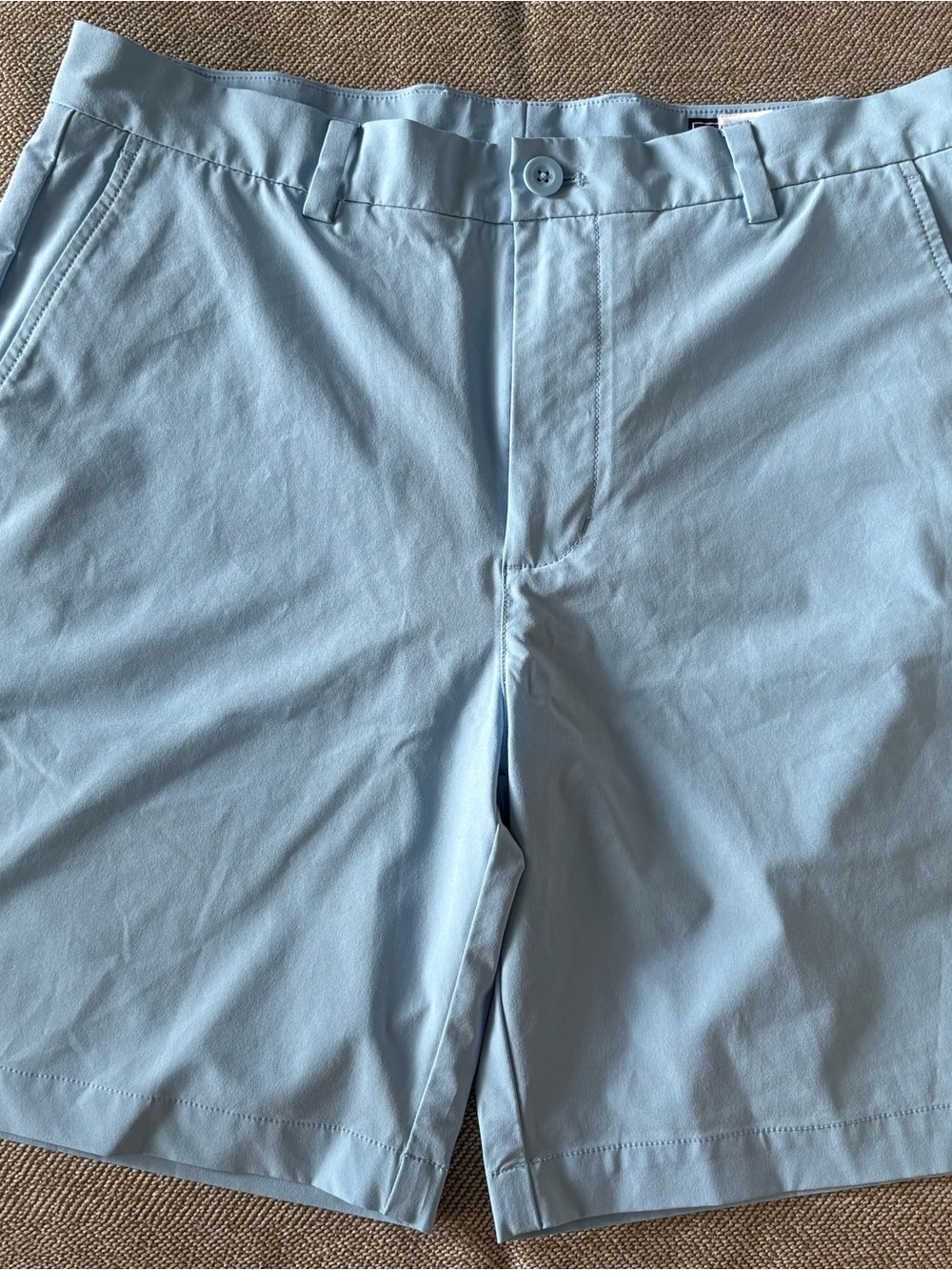 Vineyard Vines Men’s 7-inch Pale Blue Performance On-the-Go Shorts